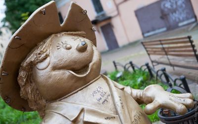Необычные скульптуры и оригинальные памятники Санкт-Петербурга