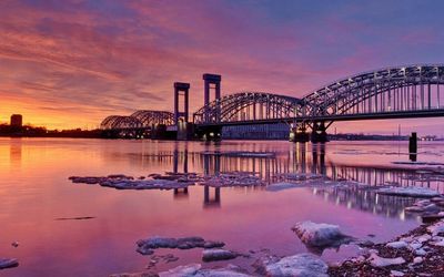 Самые необычные мосты Петербурга