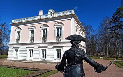 Роскошные дворцы и королевские парки — прекрасная архитектура Ораниенбаума